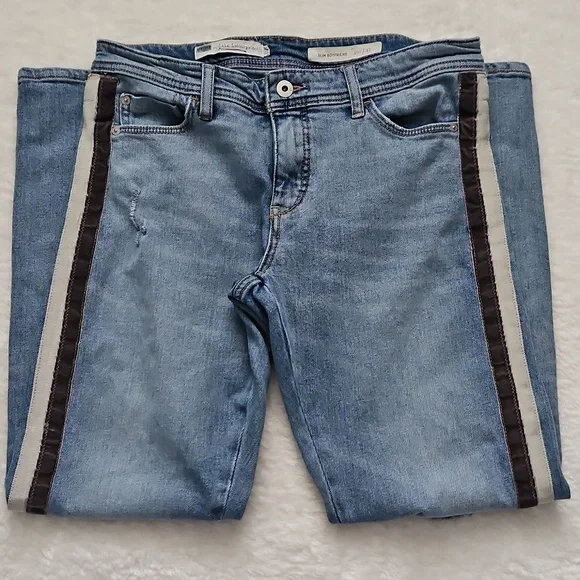 Anthropolgie Pilcro And The Letterpress Slim Boyfriend Distressed Jeans Blue 27 - Picture 8 of 12